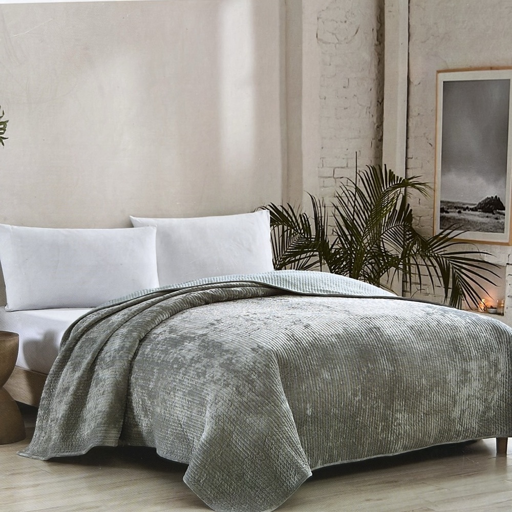 Fable Collection Ultra Soft Velvet Quilt Queen Bed Coverlet Smokey Jade NEW NWT - Picture 2 of 14